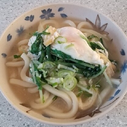 私も温かいうどんを食べたくて作らせて頂きました♥️味付けはやや薄めですがとっても美味しかったです♥️(*´∇｀)簡単に出来るのでリピしたいです!!